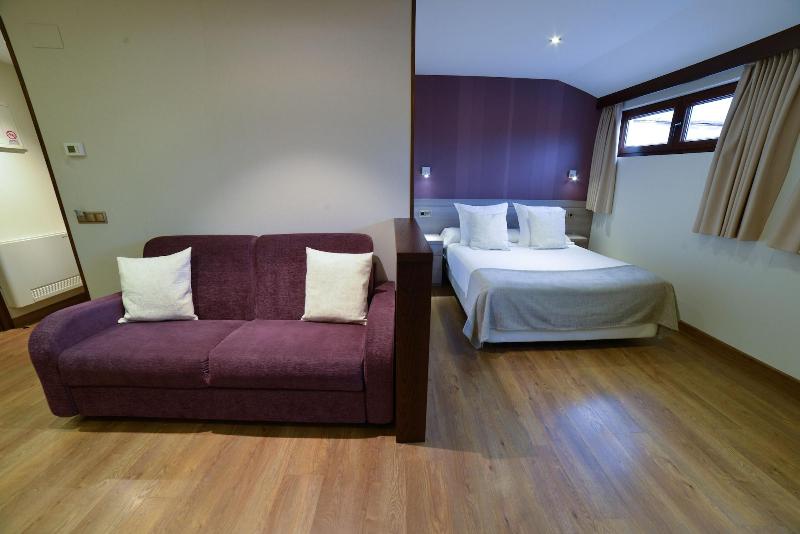 Apartamentos Turisticos Llanes image