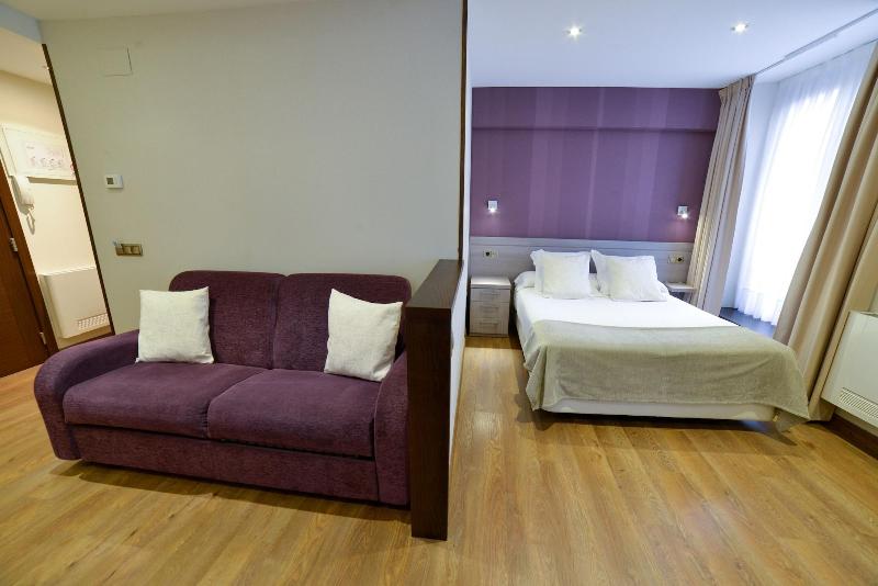 Apartamentos Turisticos Llanes image