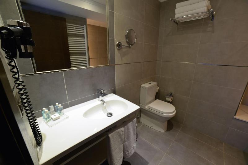 Apartamentos Turisticos Llanes image