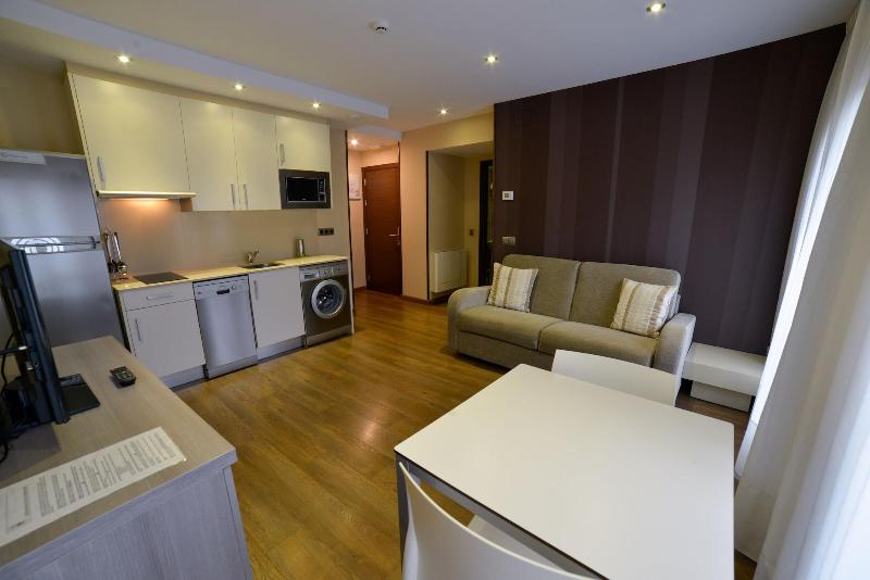 Apartamentos Turisticos Llanes image