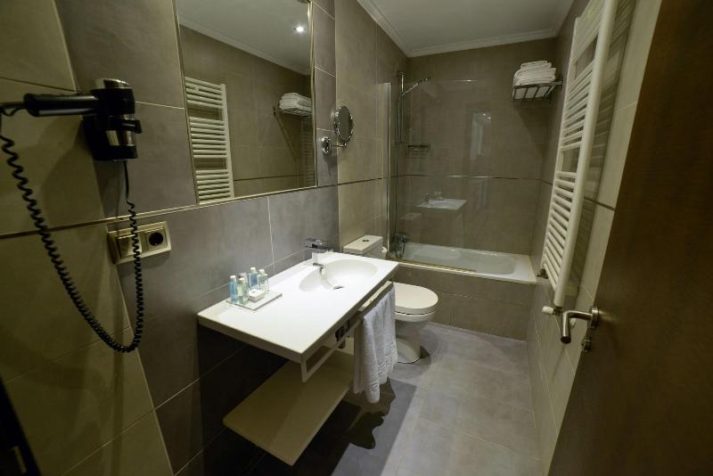Apartamentos Turisticos Llanes image