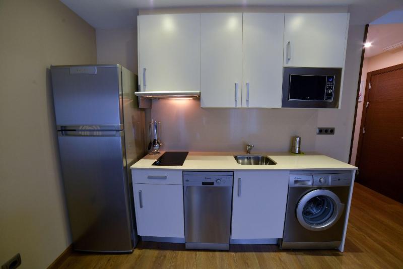 Apartamentos Turisticos Llanes image