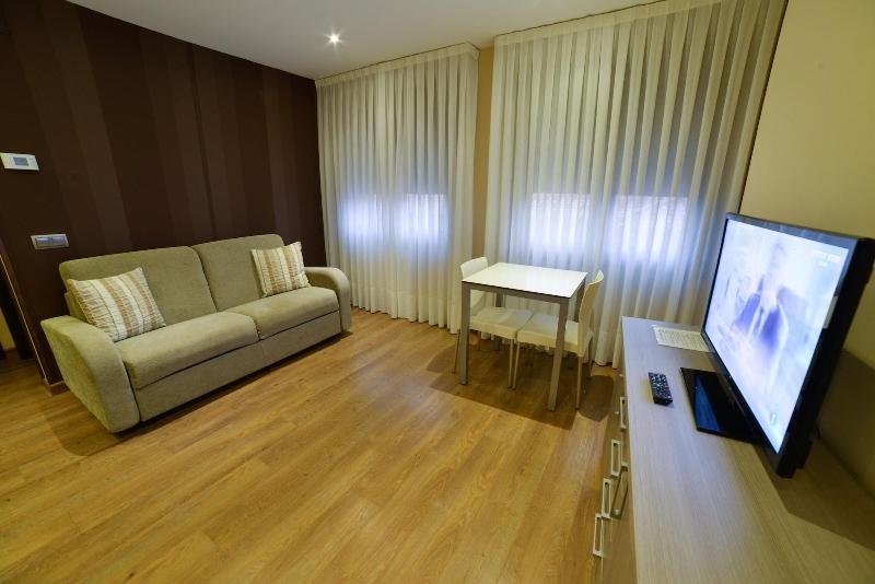 Apartamentos Turisticos Llanes image