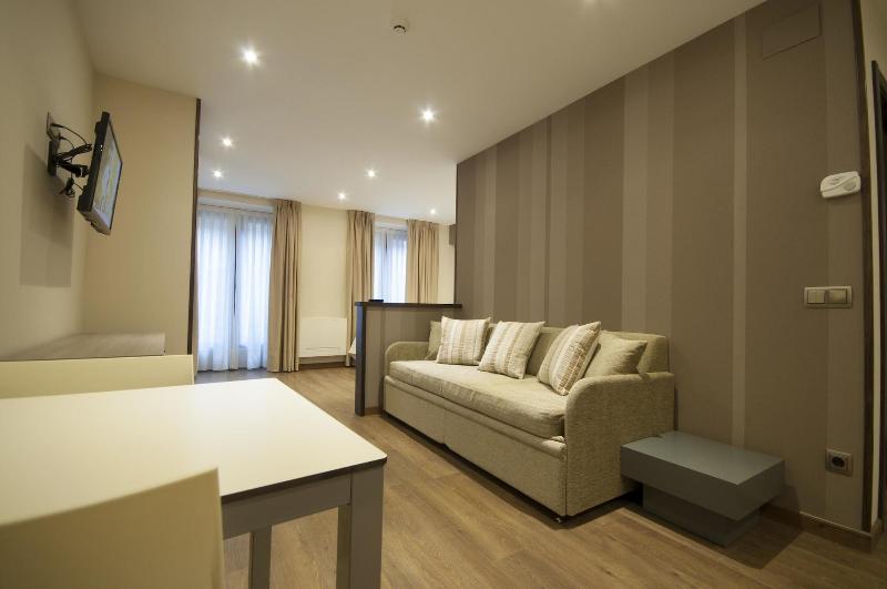 Apartamentos Turisticos Llanes image