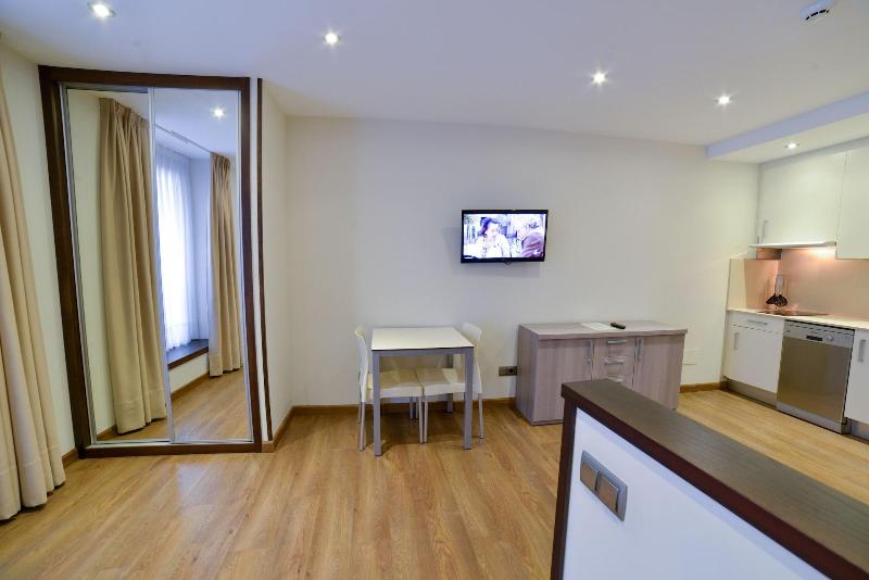 Apartamentos Turisticos Llanes image