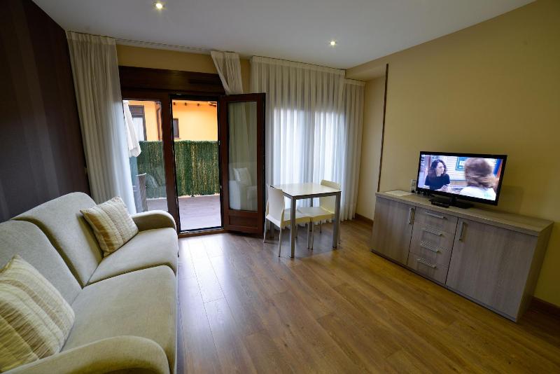 Apartamentos Turisticos Llanes image