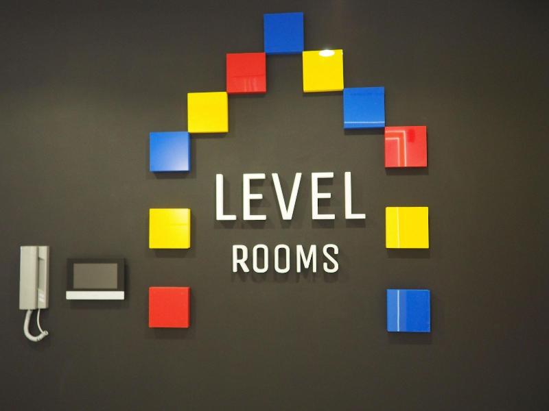 Level Rooms image