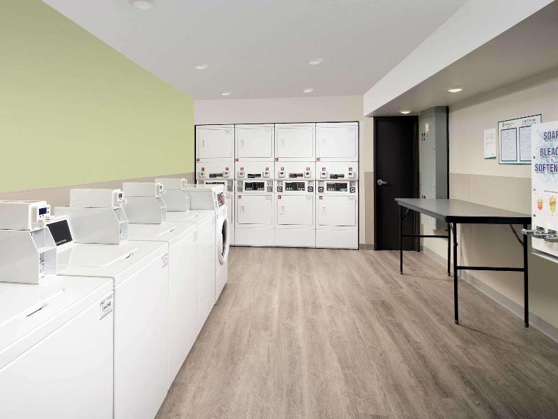 Woodspring Suites Toledo Maumee image
