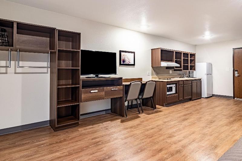 Woodspring Suites Toledo Maumee image
