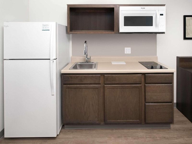 Woodspring Suites Toledo Maumee image