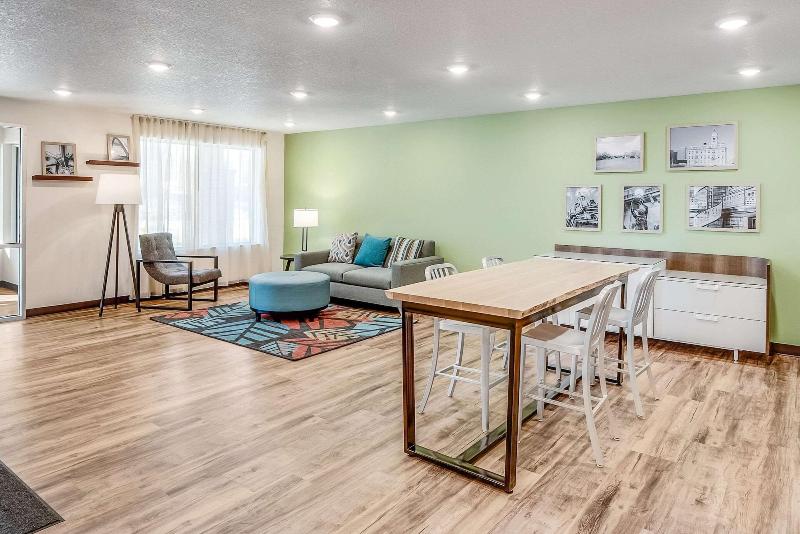Woodspring Suites West Des Moines image