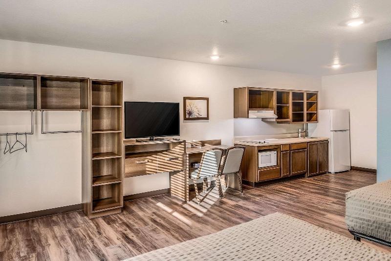 Woodspring Suites West Des Moines image