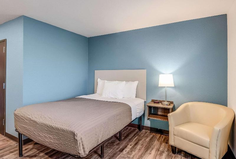 Woodspring Suites West Des Moines image