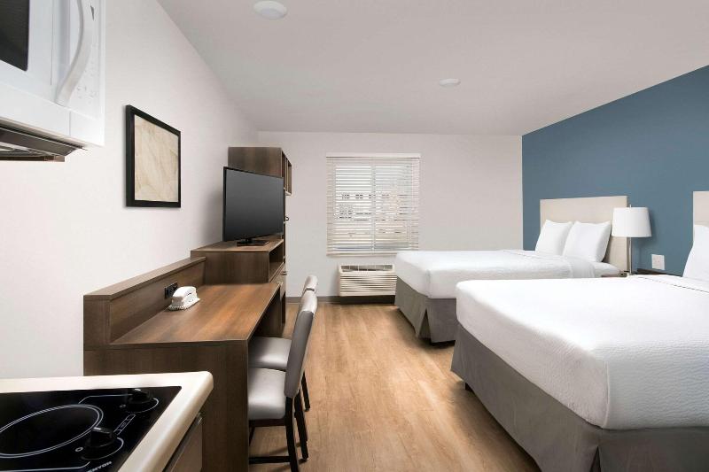 Woodspring Suites West Des Moines image