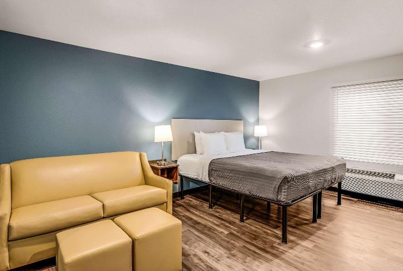 Woodspring Suites West Des Moines image