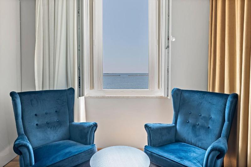 Hotel Dua Residence image