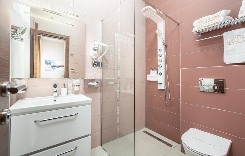 Hotel Dua Residence image