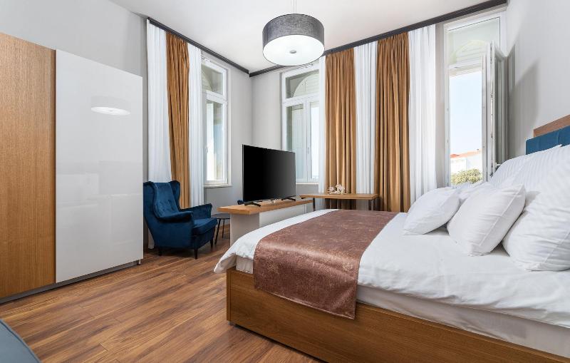 Hotel Dua Residence image