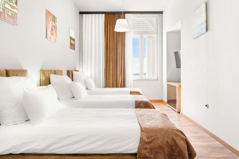 Hotel Dua Residence image