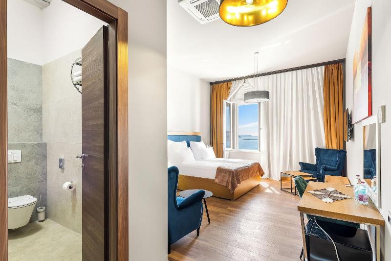 Hotel Dua Residence image
