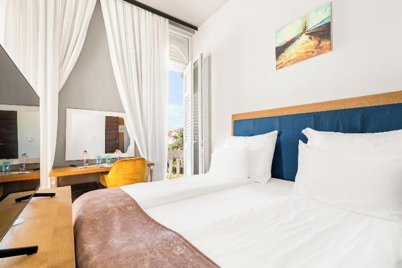 Hotel Dua Residence image