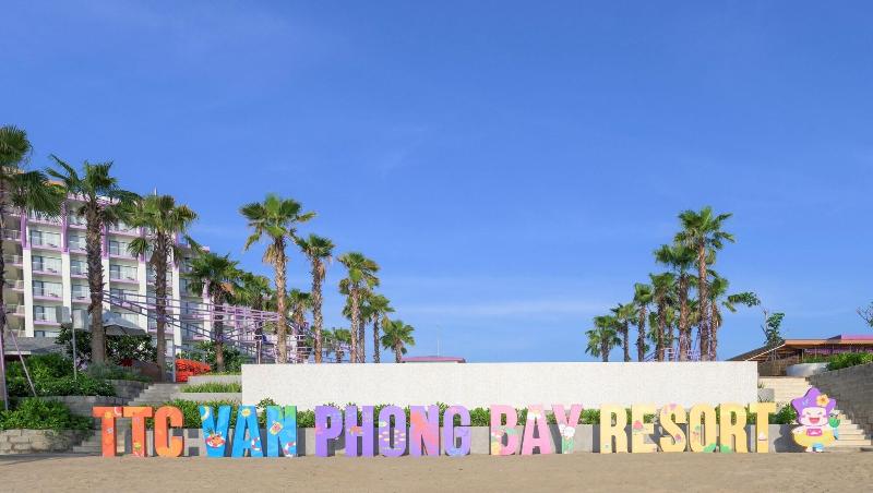 Ttc Van Phong Bay Resort image