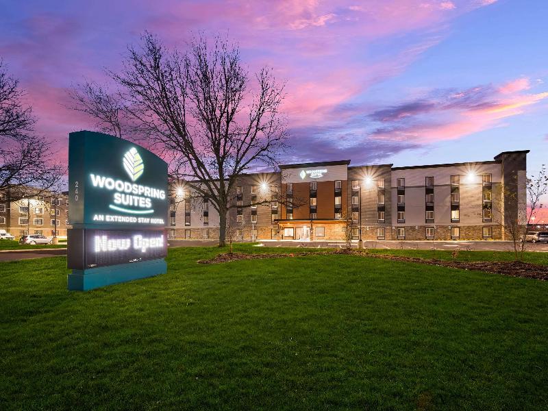 Woodspring Suites Dearborn Detroit image