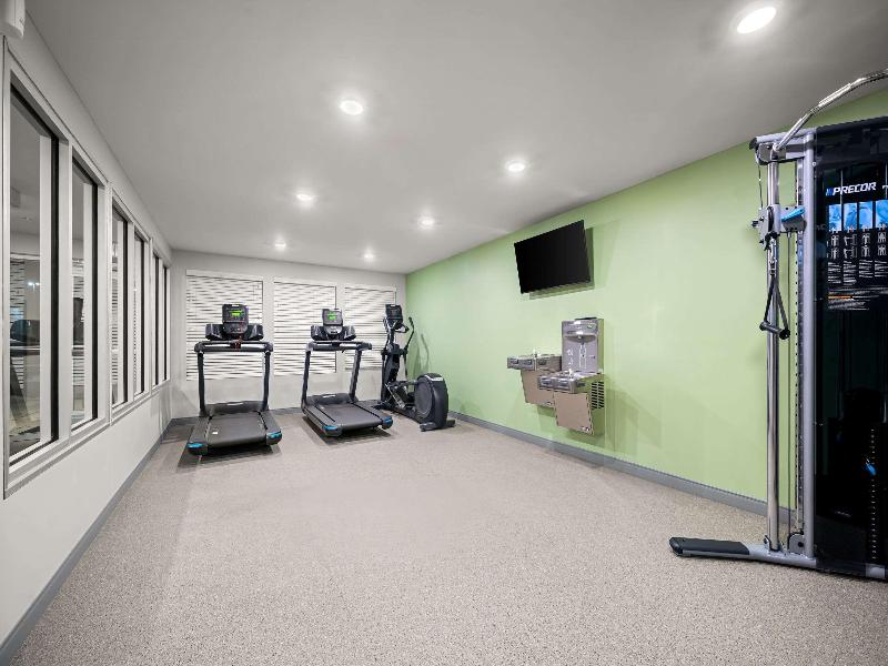 Woodspring Suites Dearborn Detroit image