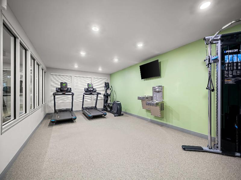 Woodspring Suites Dearborn Detroit image