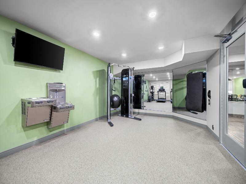 Woodspring Suites Dearborn Detroit image