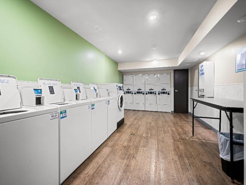 Woodspring Suites Dearborn Detroit image