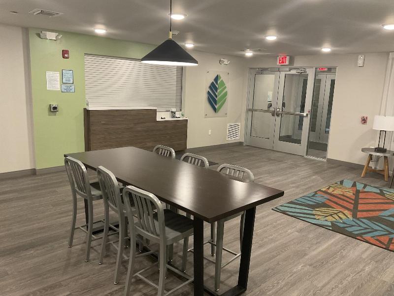 Woodspring Suites Dearborn Detroit image