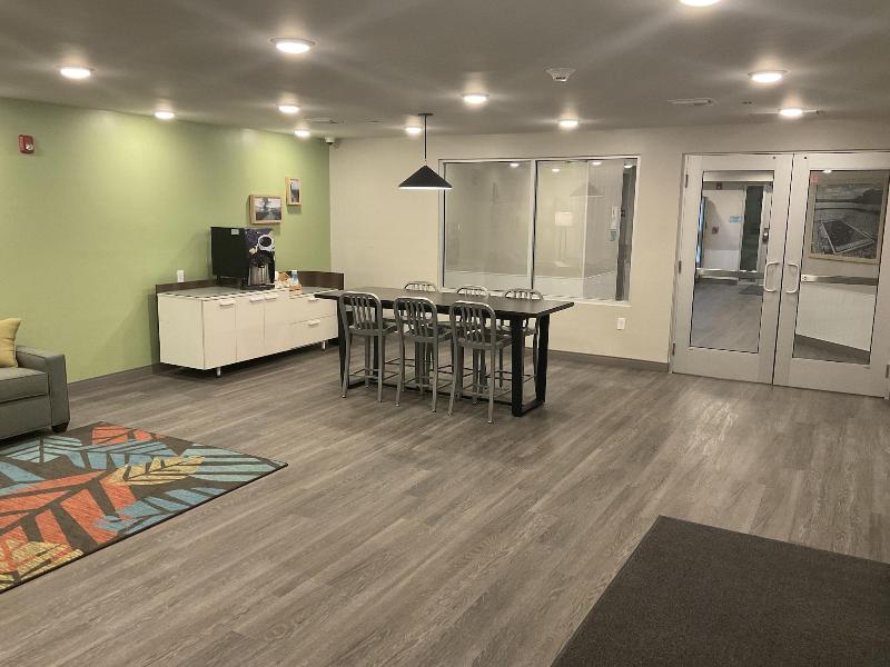 Woodspring Suites Dearborn Detroit image
