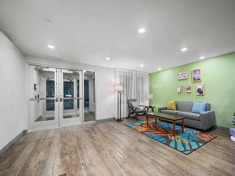 Woodspring Suites Dearborn Detroit image