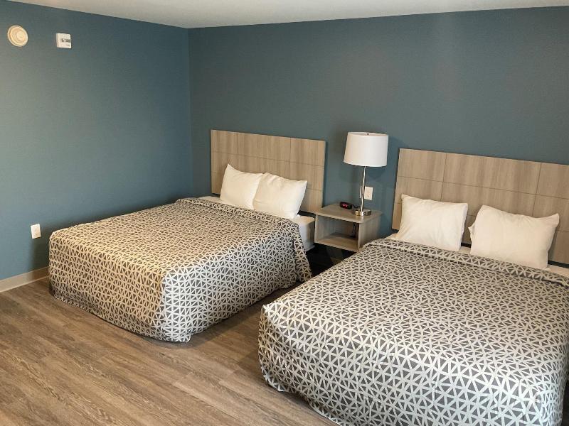 Woodspring Suites Dearborn Detroit image