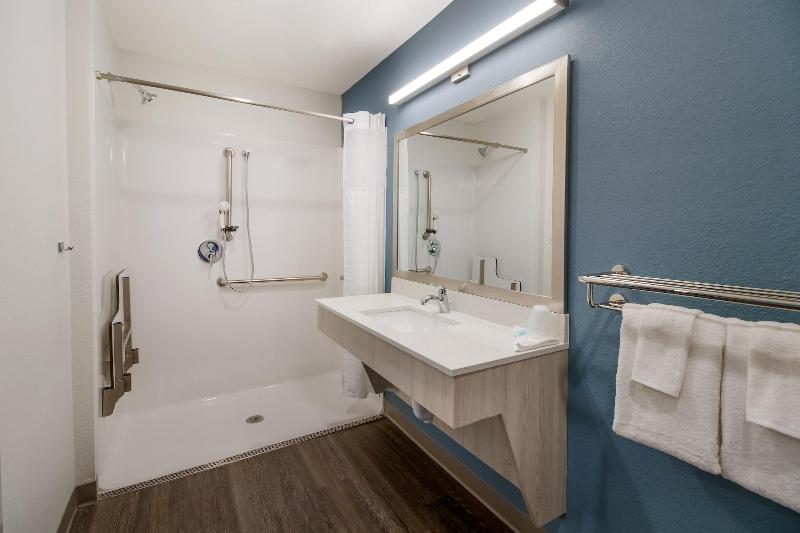 Woodspring Suites Dearborn Detroit image