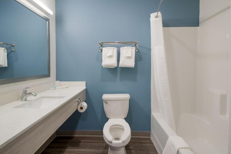Woodspring Suites Dearborn Detroit image