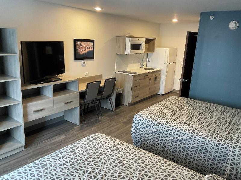 Woodspring Suites Dearborn Detroit image