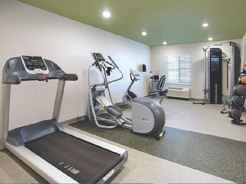 Woodspring Suites Rochester Greece