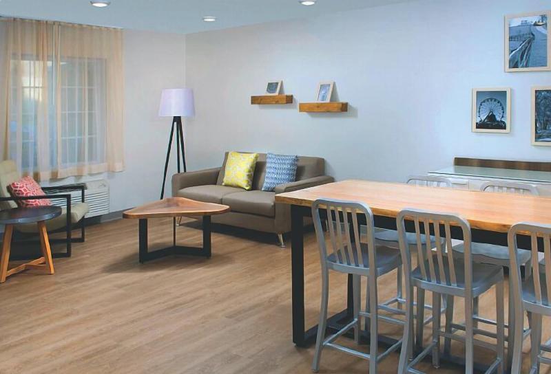 Woodspring Suites Rochester Greece image