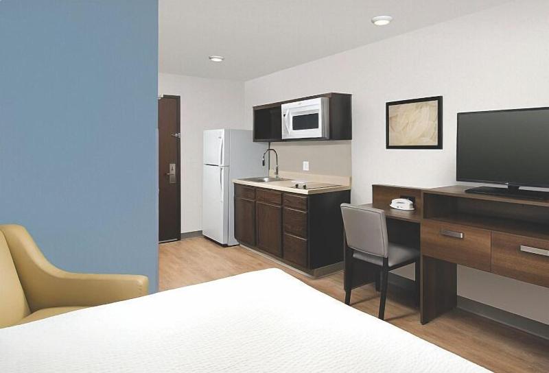 Woodspring Suites Rochester Greece image