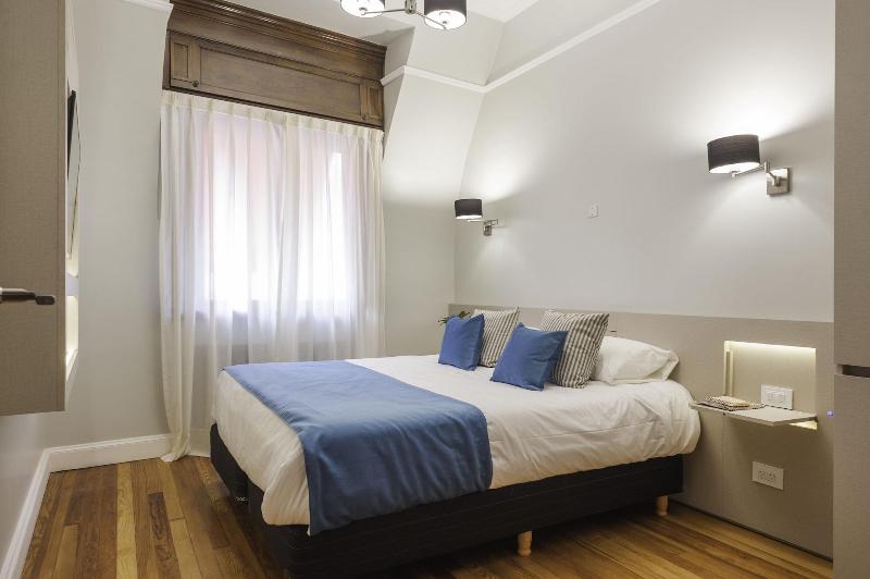 Sarmiento Flats image