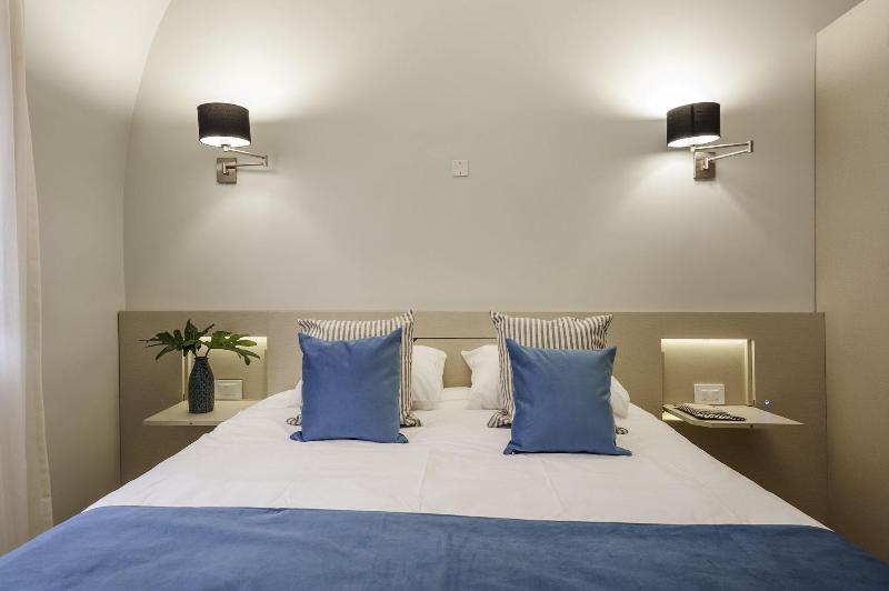 Sarmiento Flats image