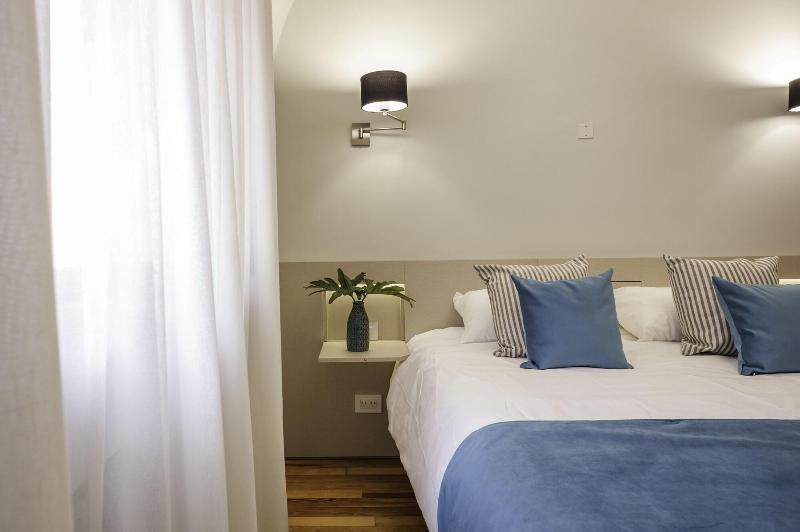 Sarmiento Flats image