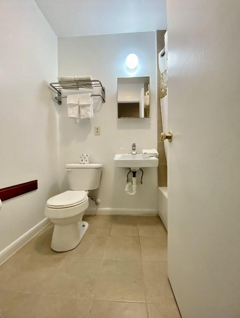 Relax Inn Smyrna image