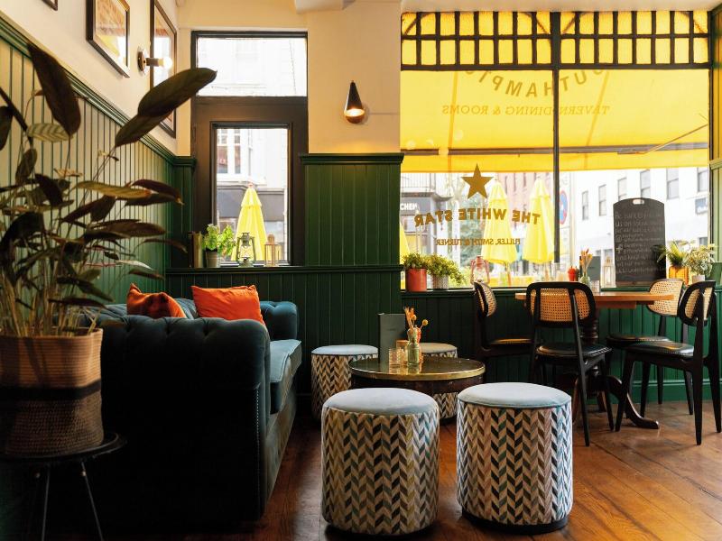 The White Star Tavern image