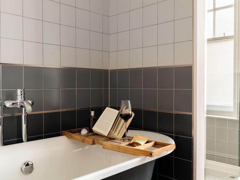 The White Star Tavern image