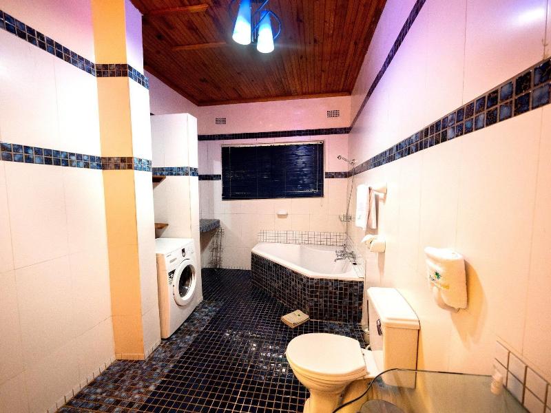 Palmwood Lodge image