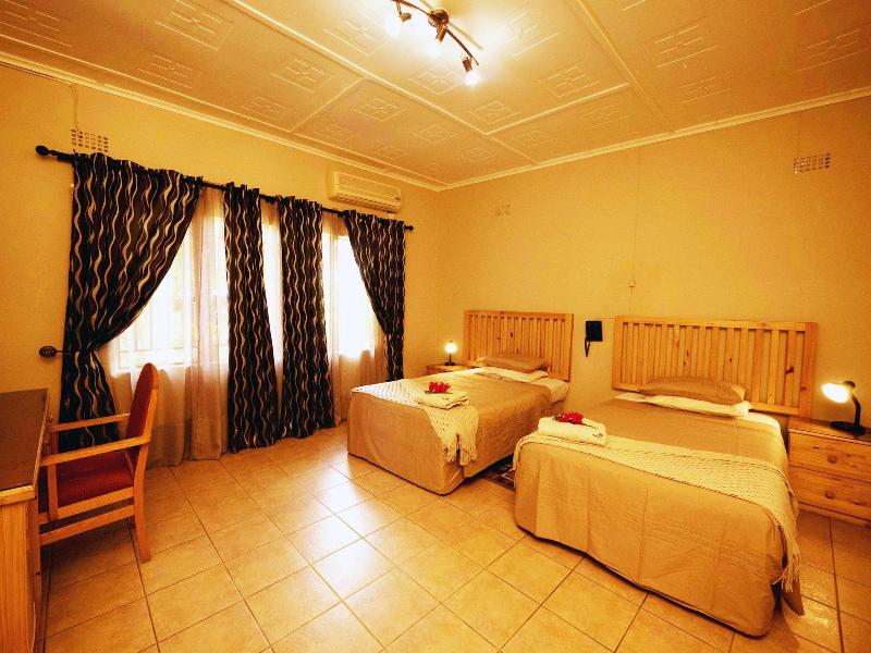 Palmwood Lodge image