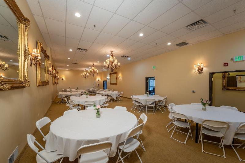 Silverland Inn And Suites image